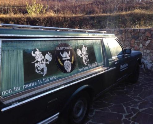 carro funebre birrificio artigianale Plotegher